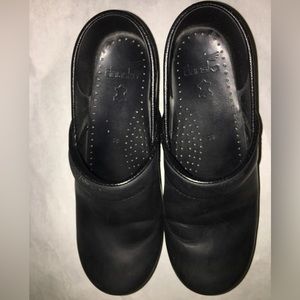 Dansko Nurse teacher classic black leather clogs shoes uniform size 38 7.5